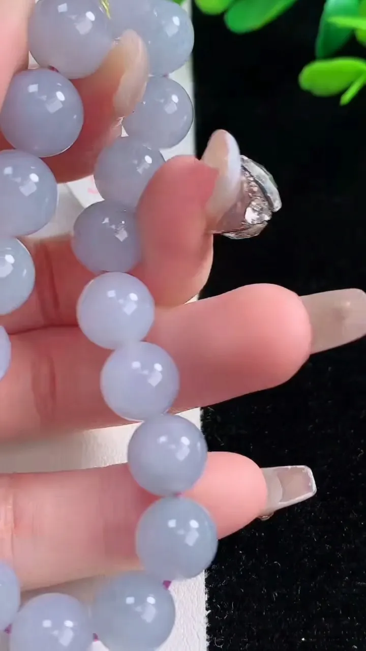 天然A货翡翠紫罗兰圆珠手串，尺寸10-19颗，重量:31.98g12月29日
工厂直销收藏佳品,种好