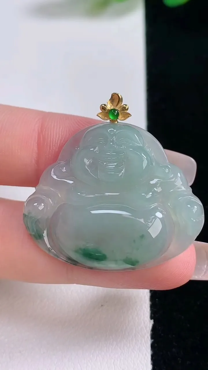 天然A货翡翠种飘花佛公吊坠，尺寸28-33.5-5.4，重量:7.74g
12月29日