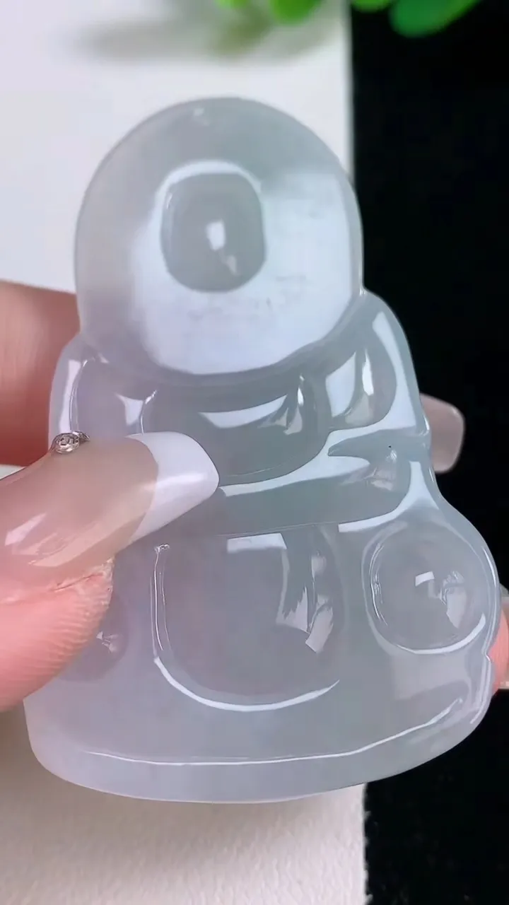 天然A货翡翠观音菩萨吊坠，尺寸61.4-37-5.5，重量:21.64g
12月29日