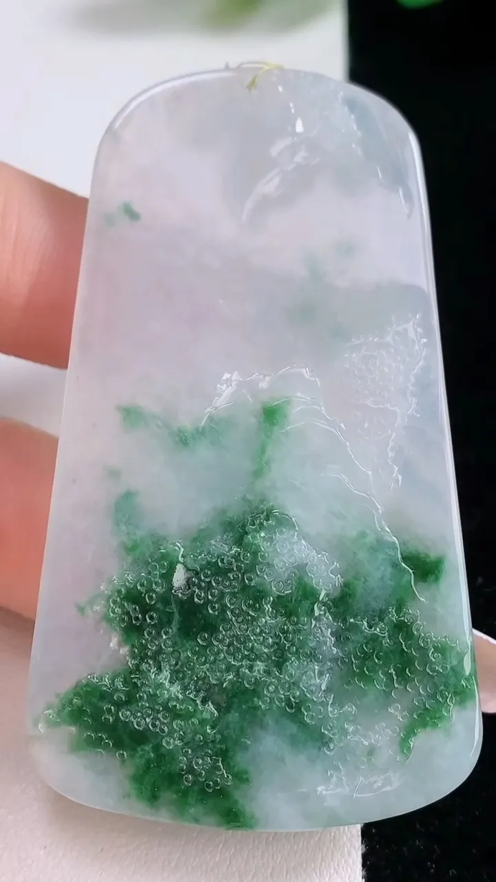 天然A货翡翠牌吊坠，尺寸65.3-36-5.3，重量:31.16g
12月29日