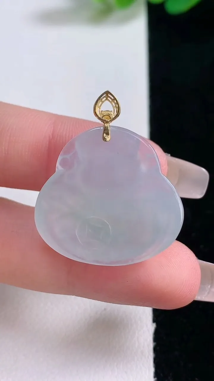 天然A货翡翠财神爷吊坠，尺寸24.3-26-5.6，重量:6.11g
12月29日