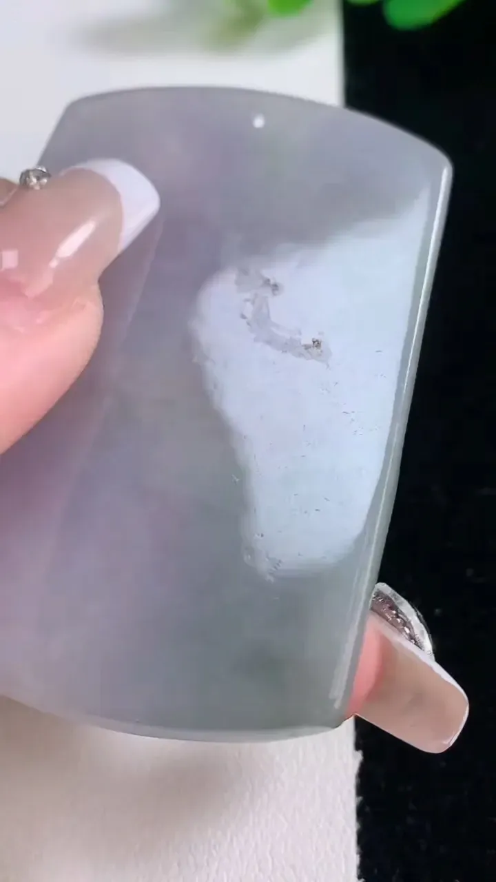 天然A货翡翠紫罗兰山水财神爷吊坠，尺寸58.4-41.6-5.9，重量:33.68g
12月29日