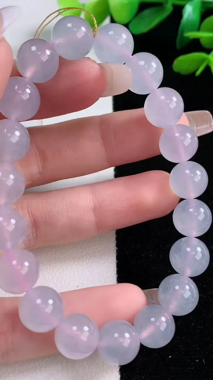 天然A货翡翠种白冰圆珠手串，尺寸10-19颗，重量:32.96g12月29日
工厂直销收藏佳品,种好水足，色泽均匀，有种有色，上手高大气！