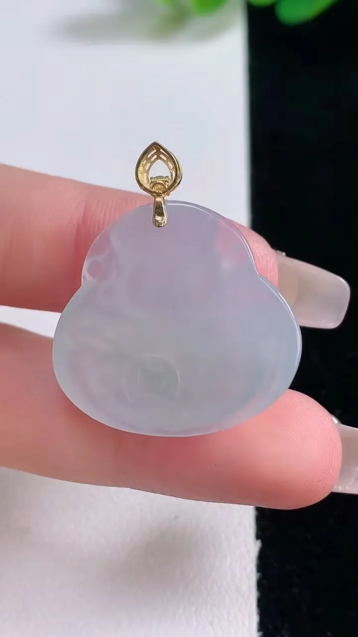 天然A货翡翠财神爷吊坠，尺寸24.3-26-5.6，重量:6.11g
12月29日