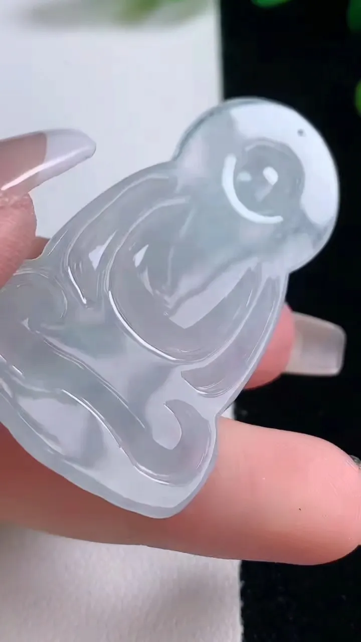 天然A货翡翠大日如来吊坠，尺寸50-29.5-5.4，重量:14.00g
12月29日