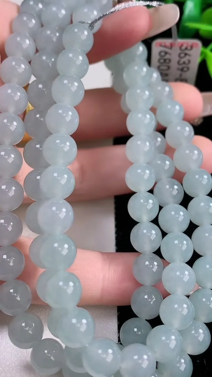 天然A货翡翠种白冰圆珠项链，尺寸8-88颗，重量:76.71g12月29日
工厂直销收藏佳品,种好水