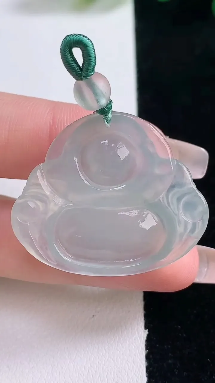 天然A货翡翠佛公吊坠，尺寸30.3-35-5.2，重量:8.33g
12月29日