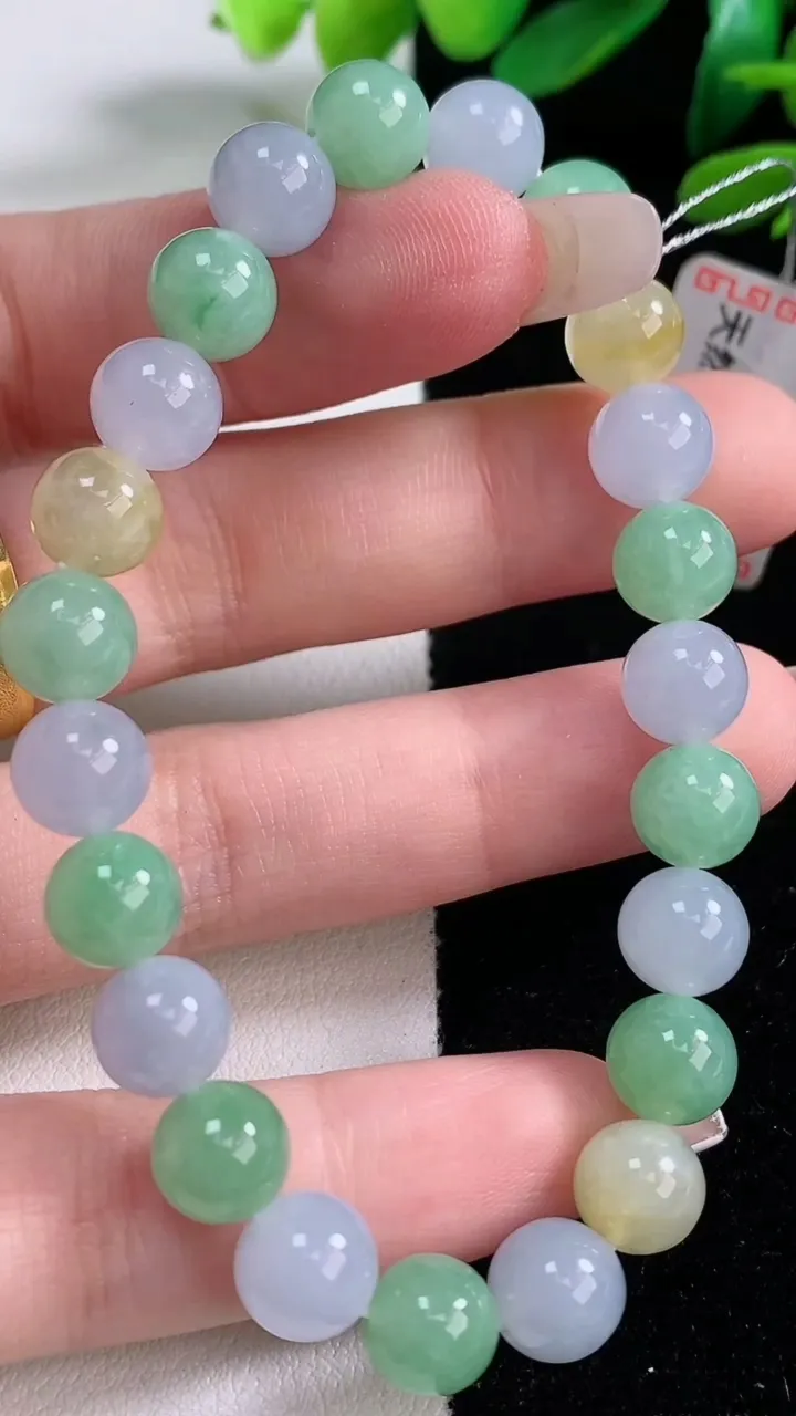 天然A货翡翠三彩圆珠手串，尺寸8-23颗，重量:20.33g12月29日
工厂直销收藏佳品,种好水足