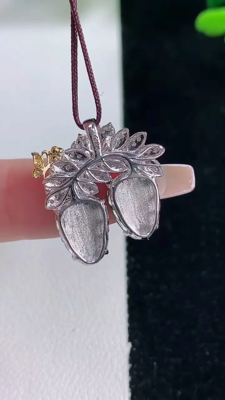 天然A货翡翠金枝玉叶 叶子吊坠，尺寸19.7-10.8-7-3.9，重量:2.72g
12月29日