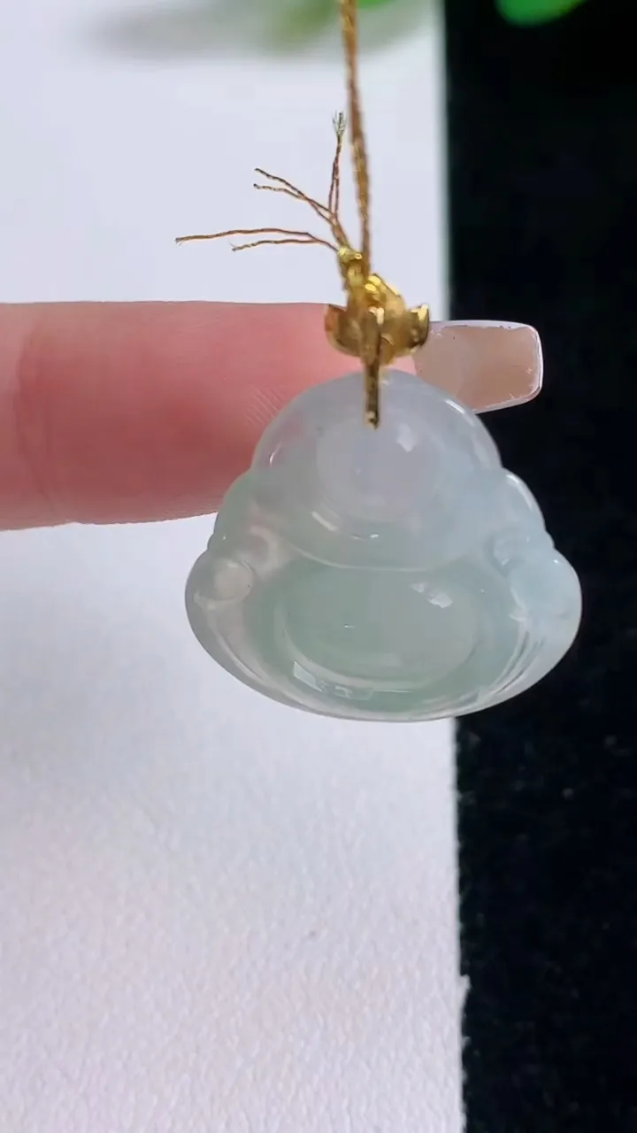 天然A货翡翠佛公吊坠，尺寸20.8-21-5.6，重量:4.05g
12月29日