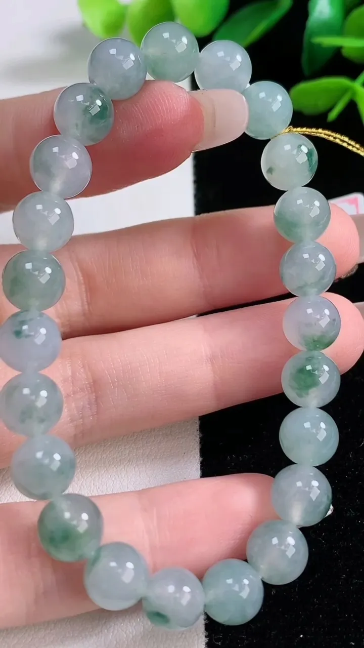 天然A货翡翠种飘花圆珠手串，尺寸8-23颗，重量:19.70g12月29日
工厂直销收藏佳品,种好水