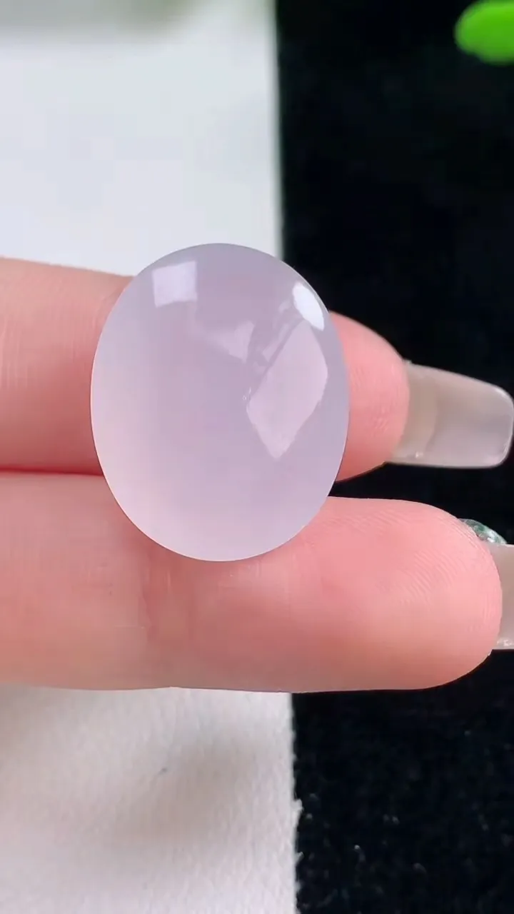 天然A货翡翠蛋面镶嵌件，尺寸21.7-17.6-7.7，重量:4.97g
12月29日