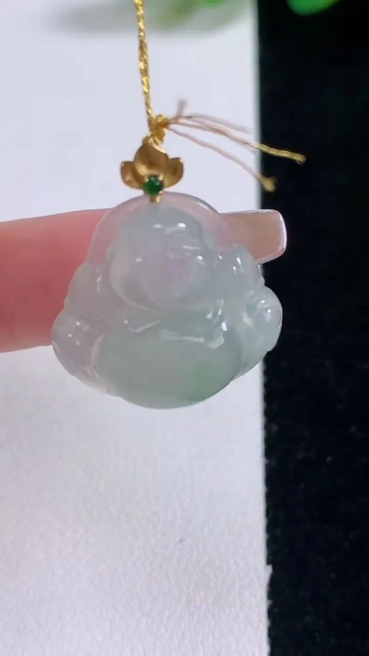 天然A货翡翠佛公吊坠，尺寸20.8-21-5.6，重量:4.05g
12月29日