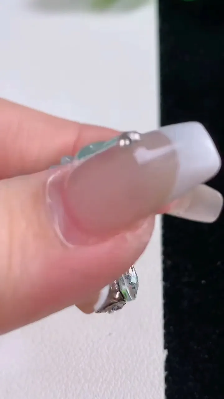 天然A货翡翠佛公吊坠，尺寸32-34.5-5.9，重量:9.58g
12月29日