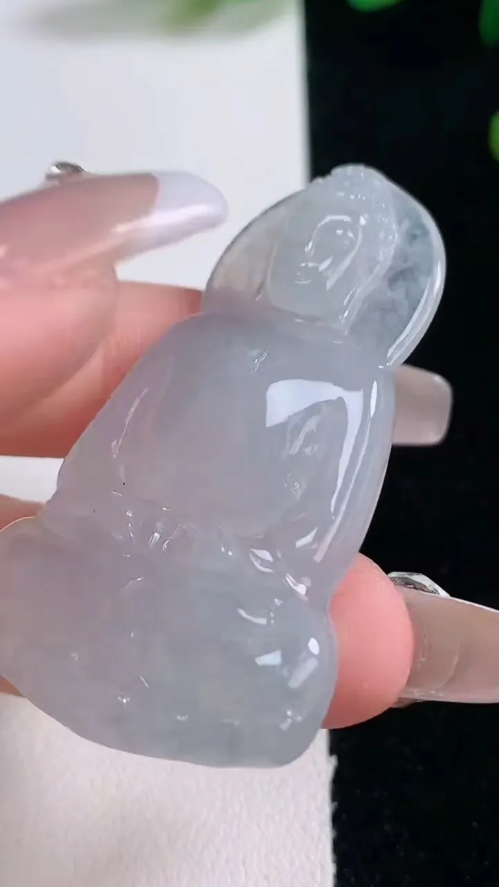 天然A货翡翠大日如来吊坠，尺寸50-29.5-5.4，重量:14.00g
12月29日