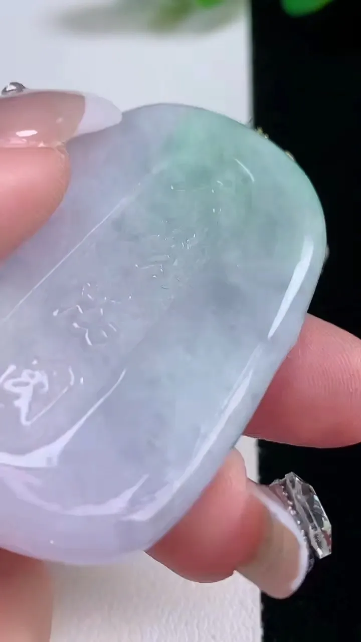 天然A货翡翠大展宏图吊坠，尺寸53-36.3-9.2，重量:36.55g
12月29日