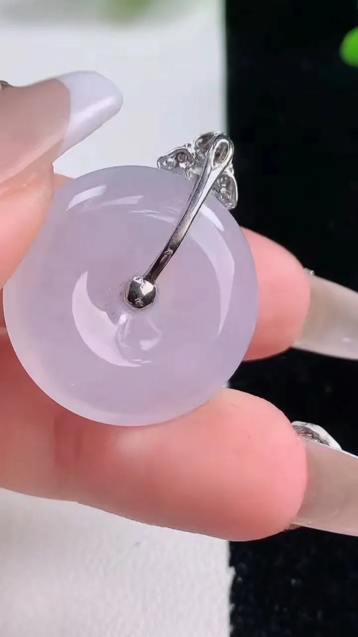 天然A货翡翠种紫罗兰平安扣吊坠，尺寸24-4.8，重量:6.64g
12月29日