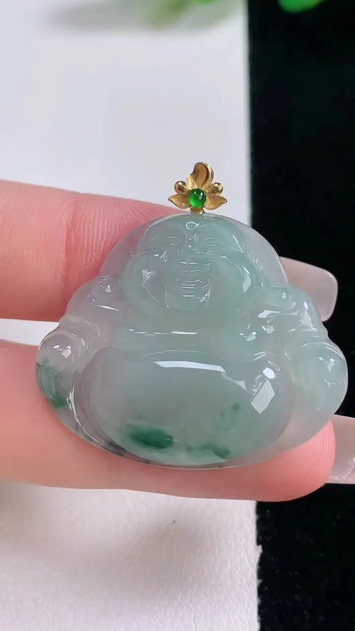 天然A货翡翠种飘花佛公吊坠，尺寸28-33.5-5.4，重量:7.74g
12月29日