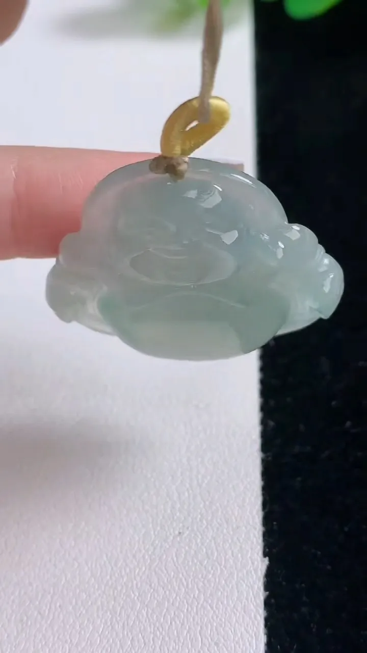 天然A货翡翠佛公吊坠，尺寸32.6-35.6-6.7，重量:12.19g
12月29日