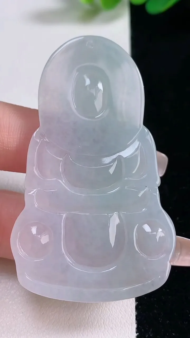 天然A货翡翠观音菩萨吊坠，尺寸61.4-37-5.5，重量:21.64g
12月29日