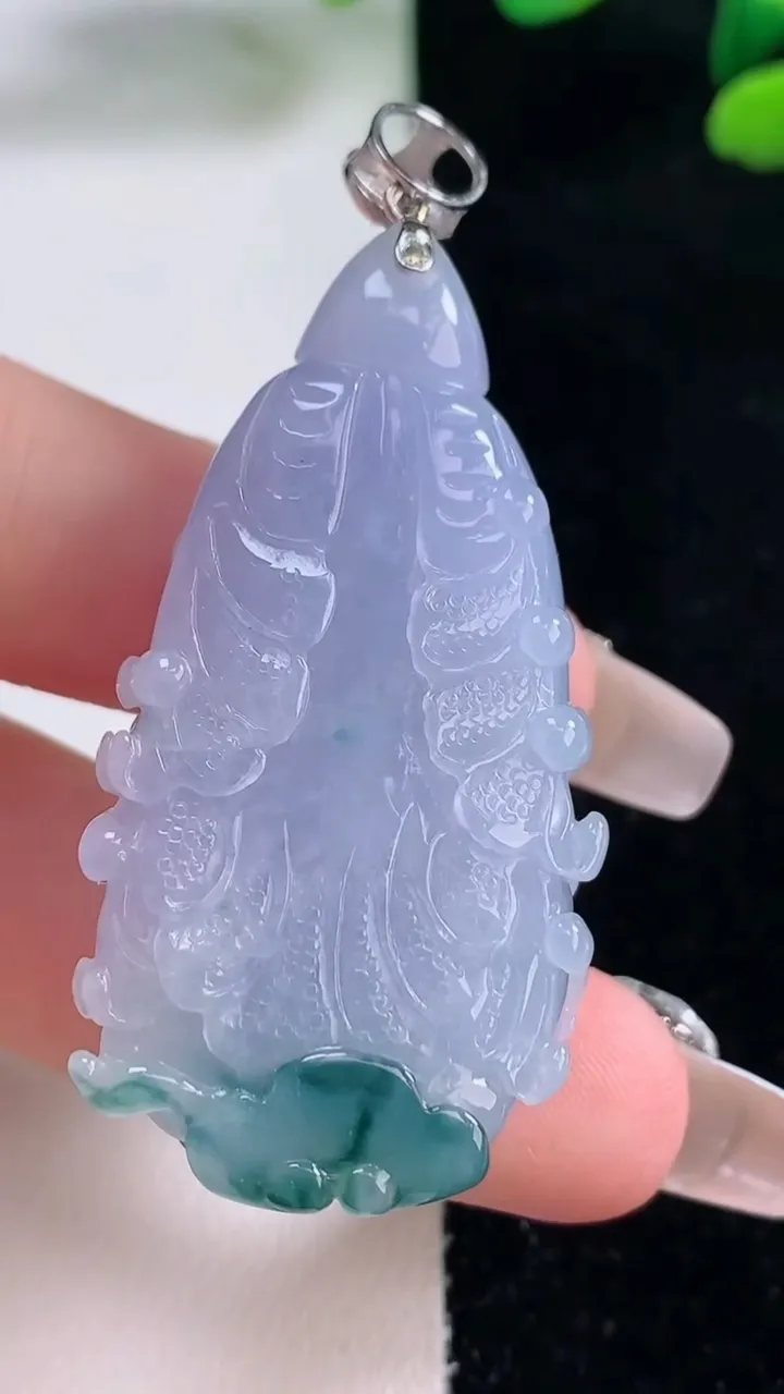 天然A货翡翠18K金紫罗兰白菜吊坠，尺寸46-25-11.5，重量:23.20g
12月29日