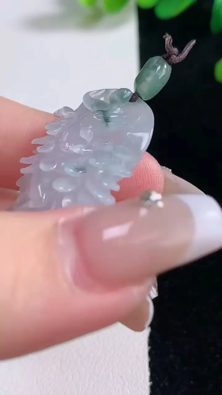 天然A货翡翠飘花凤凰吊坠，尺寸46.2-18.7-9.7，重量:11.79g
12月29日