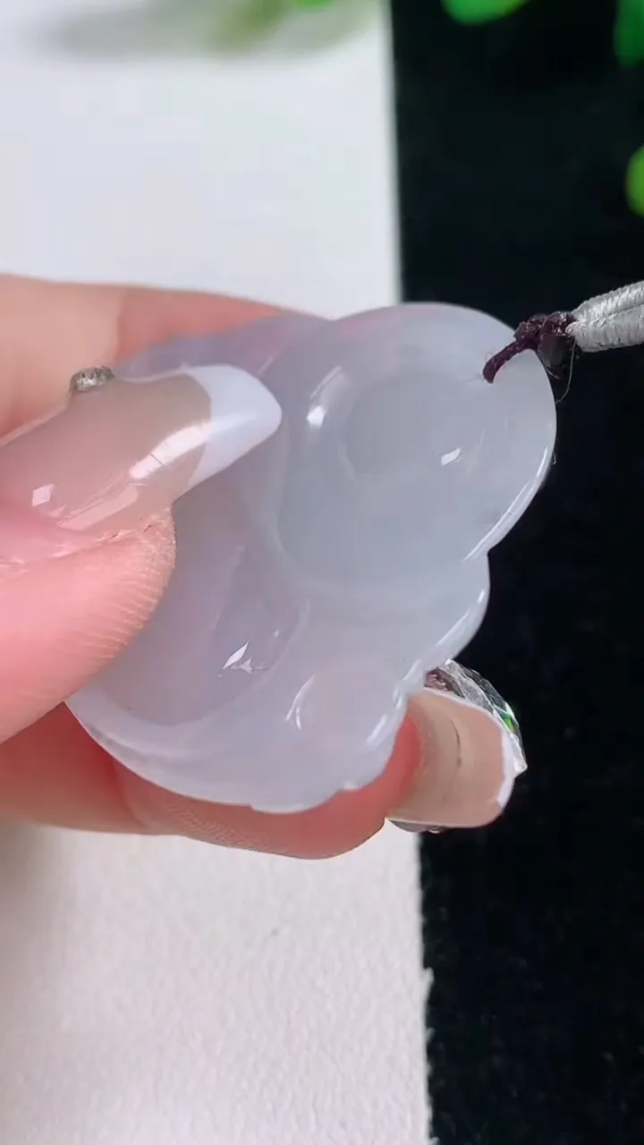 天然A货翡翠佛公吊坠，尺寸33.6-40.3-5.7，重量:11.71g
12月29日