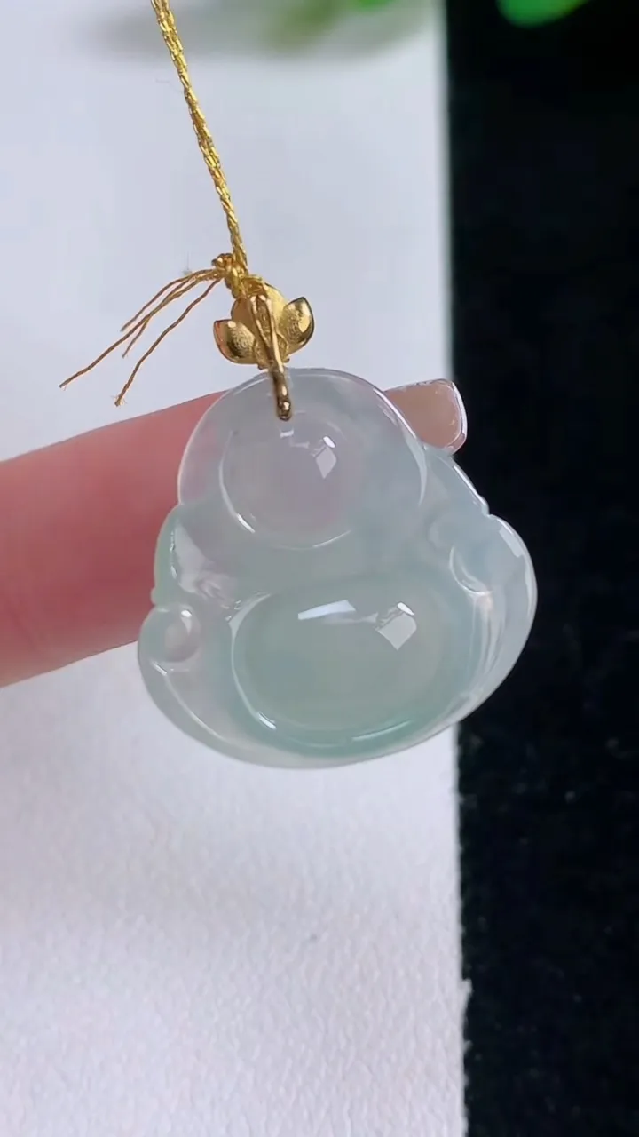 天然A货翡翠佛公吊坠，尺寸20.8-21-5.6，重量:4.05g
12月29日