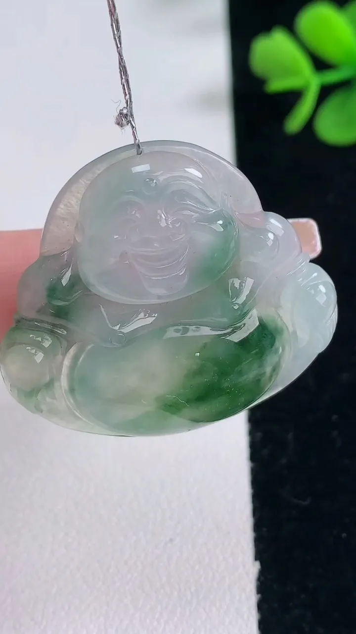 天然A货翡翠种飘花佛公吊坠，尺寸32.6-36-6.2，重量:10.40g
12月30日