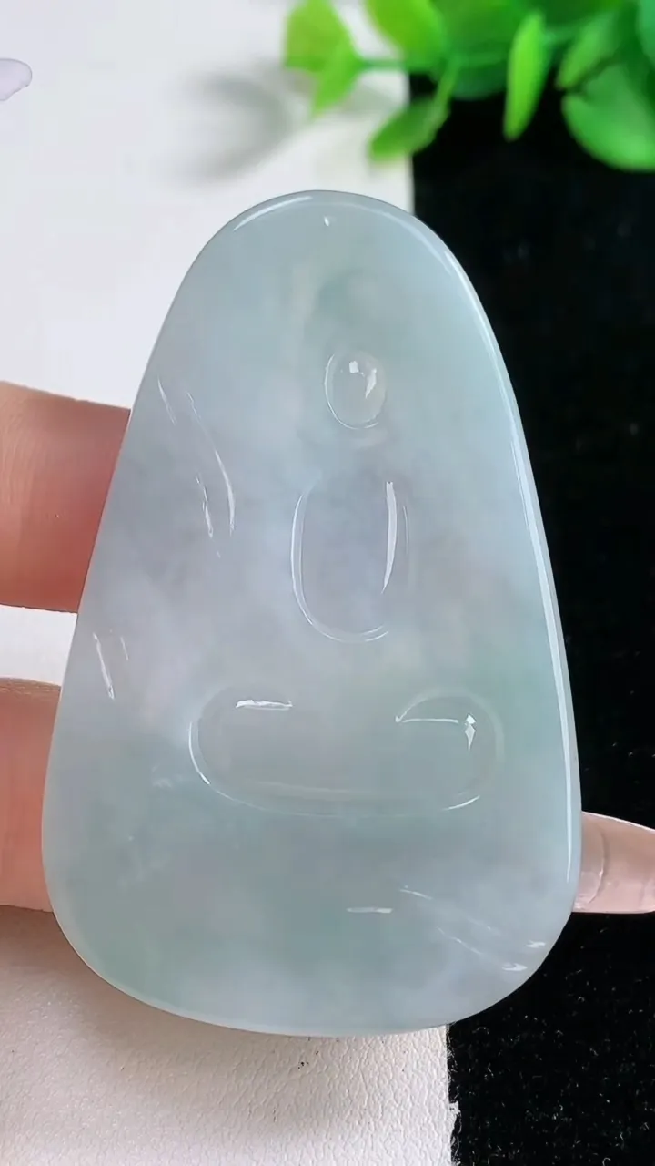 天然A货翡翠观音菩萨吊坠，尺寸58.8-37.3-5.7，重量:25.31g
12月30日