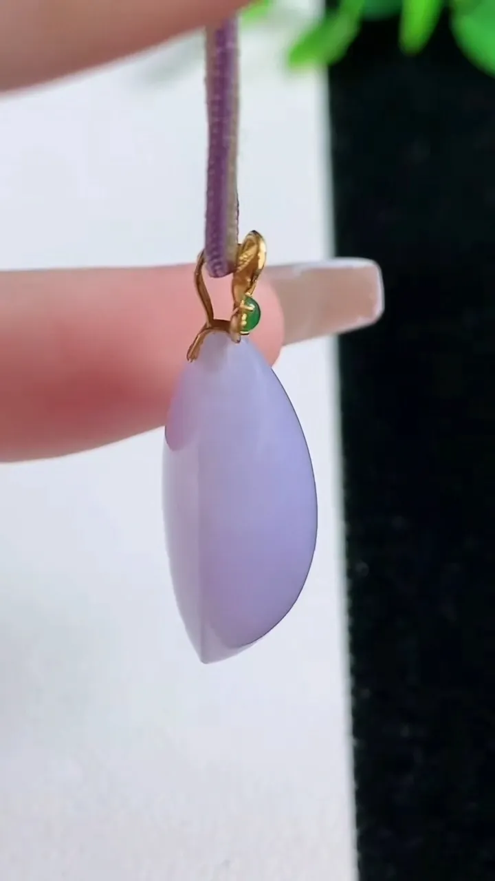 天然A货翡翠18K金紫罗兰水滴吊坠，尺寸24-16-9.4，重量:5.99g
12月30日
