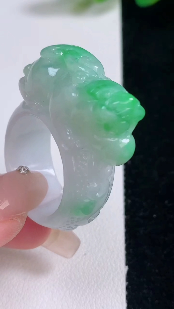 天然A货翡翠貔貅指环扳指，尺寸22.3-31.2-12.7-13.5，重量:21.42g2025年1