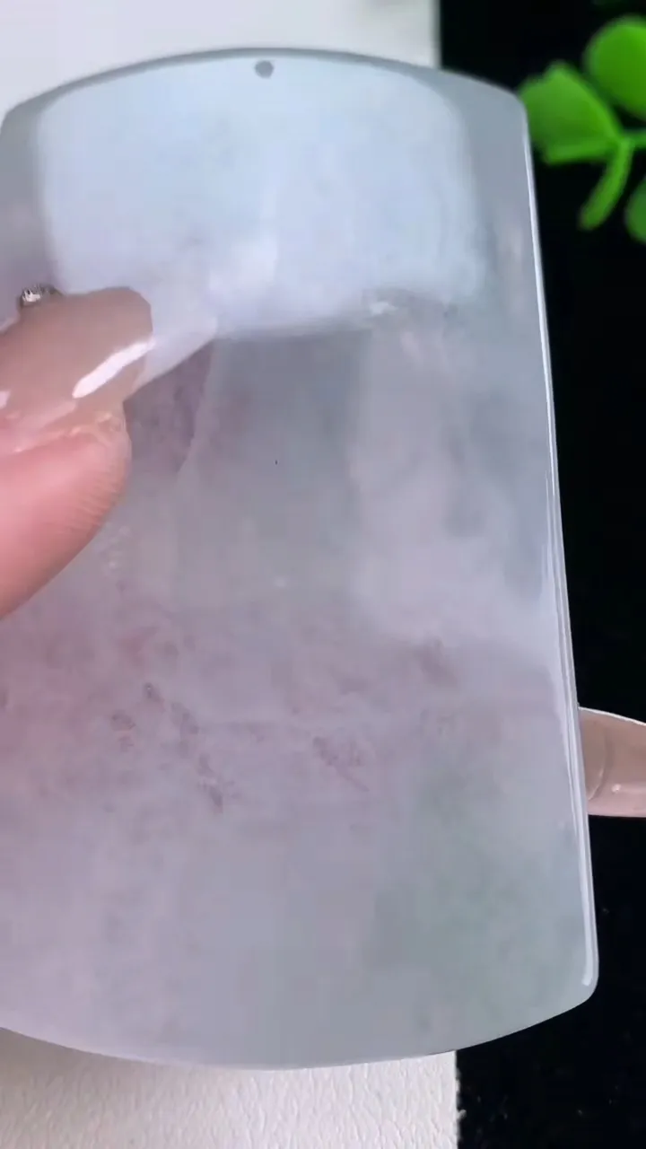 天然A货翡翠紫罗兰大日如来吊坠，尺寸70.7-41.7-4.8，重量:35.77g
12月30日