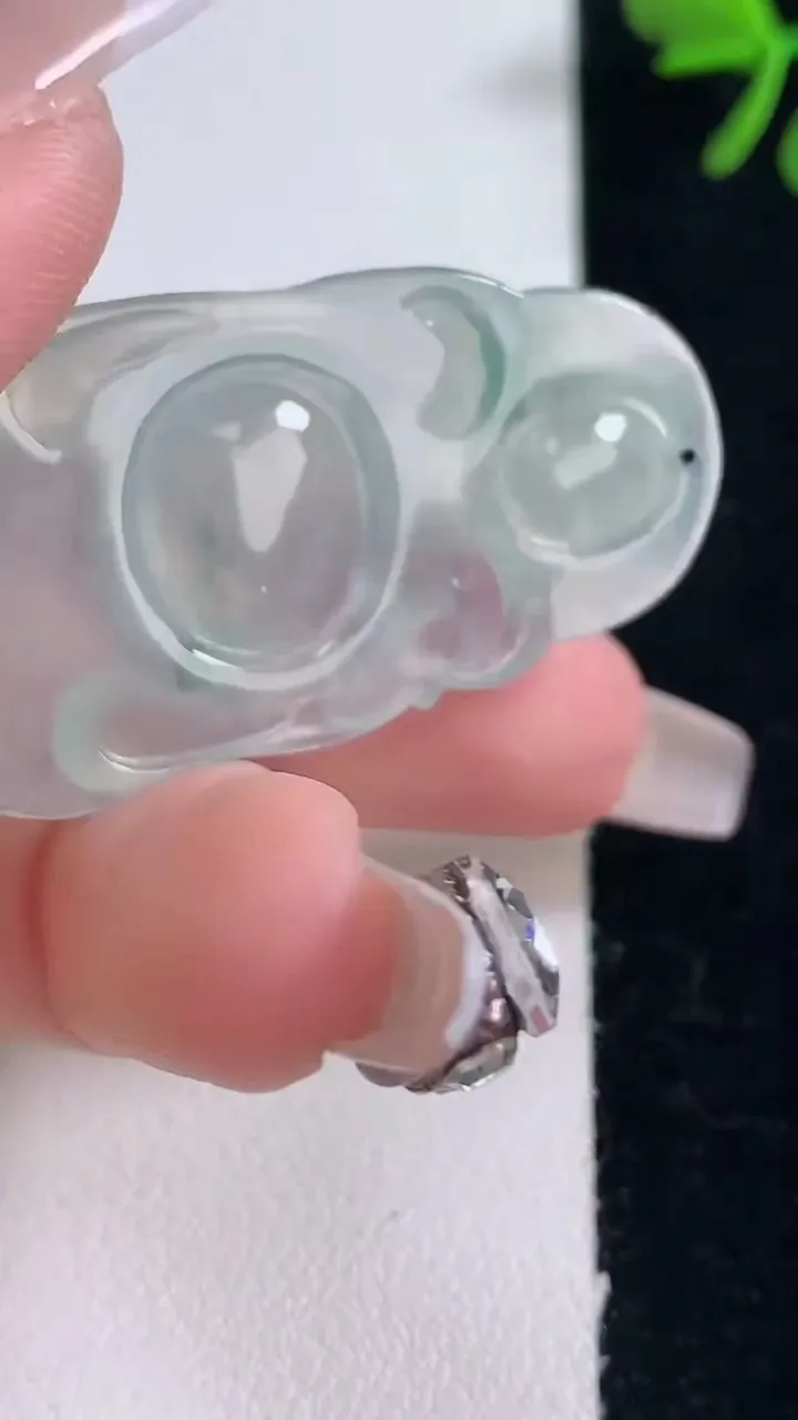 天然A货翡翠冰种飘花布袋佛吊坠，尺寸43.4-22-5.9，重量:9.09g
12月30日