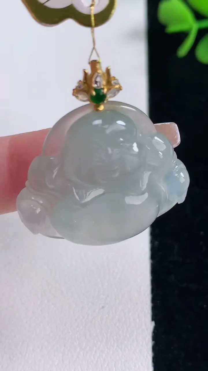 天然A货翡翠佛公吊坠，尺寸27-29.8-6.7，重量:8.72g
12月30日
