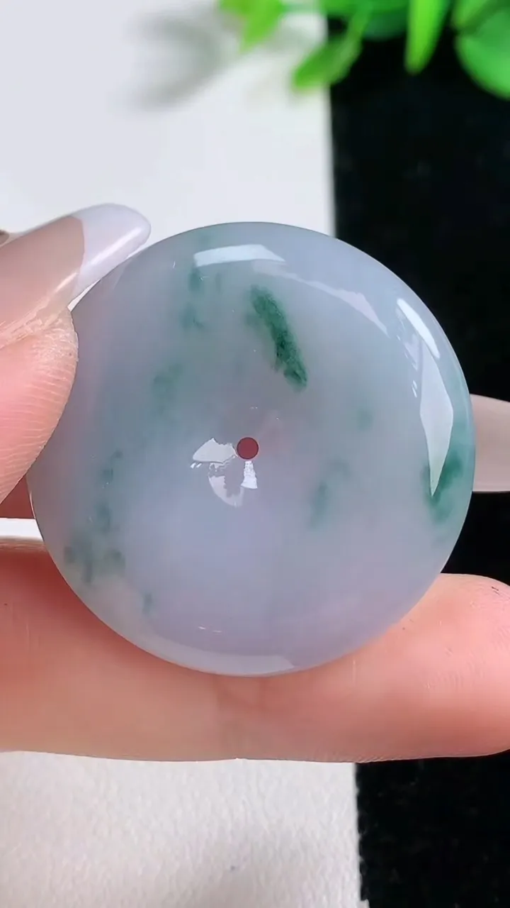 天然A货翡翠紫罗兰飘花平安扣吊坠，尺寸31.8-6，重量:13.15g
12月30日