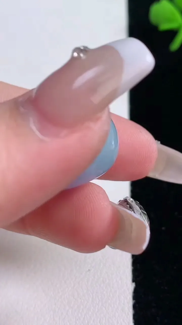 天然A货翡翠紫罗兰路路通吊坠，尺寸18.4-13.9，重量:10.06g
12月30日