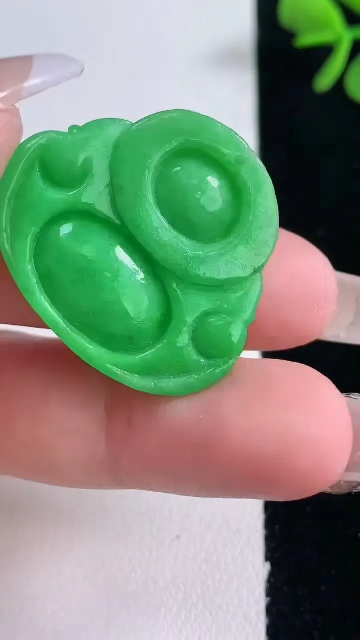 天然A货翡翠佛公吊坠，尺寸26-29-5.1，重量:6.14g
12月30日