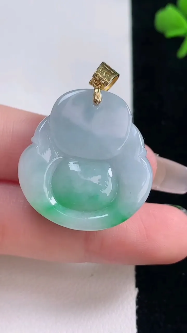 天然A货翡翠佛公吊坠，尺寸27.7-26.4-12，重量:15.16g
12月30日
