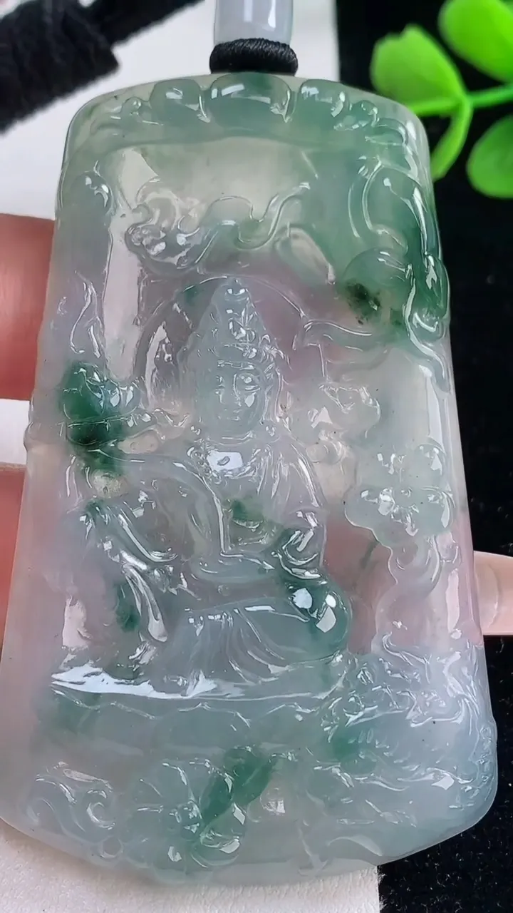 天然A货翡翠种飘花文殊菩萨吊坠，尺寸69-42-5.3，重量:35.50g
12月30日