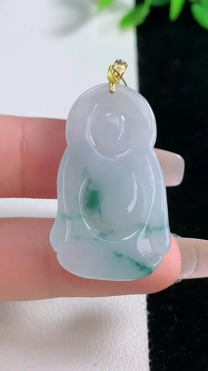 天然A货翡翠种飘花财神爷吊坠，尺寸35-21-5.7，重量:7.62g
12月30日