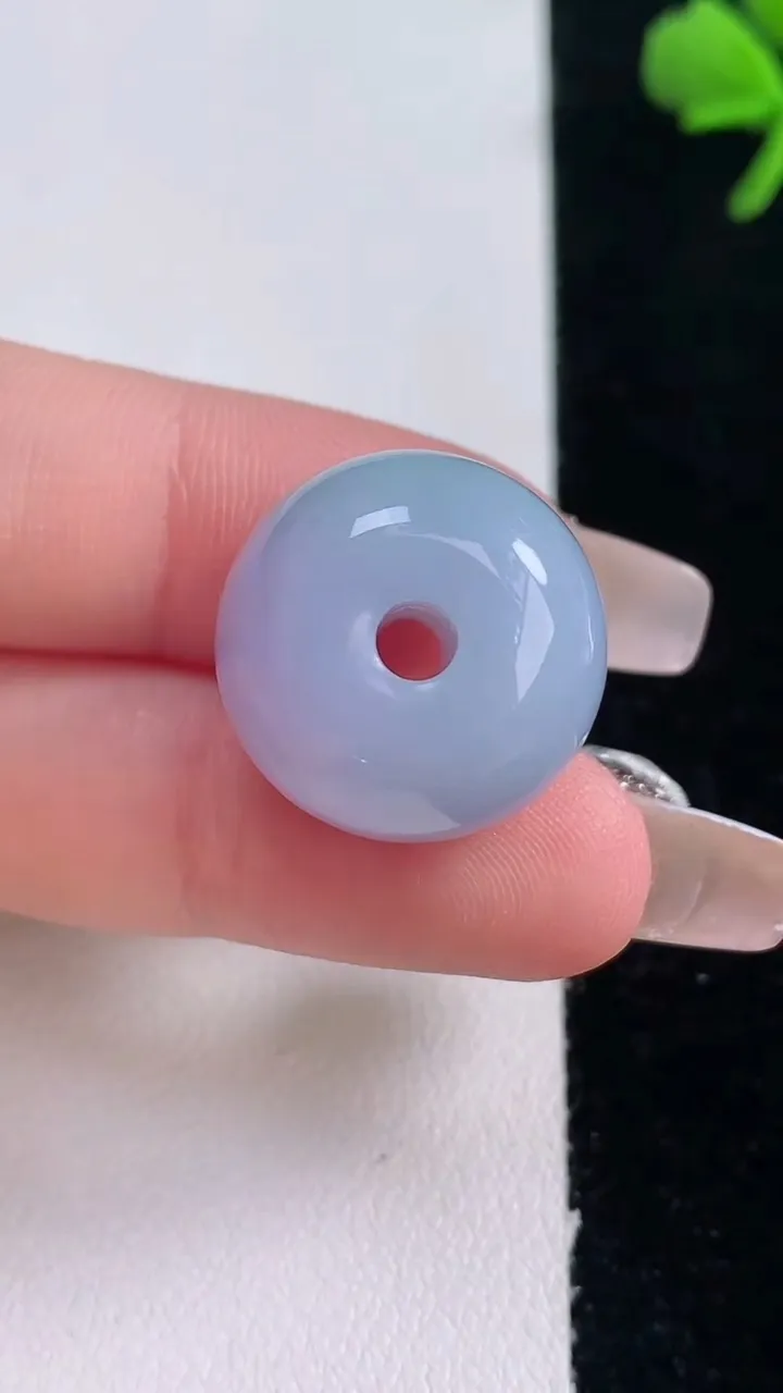 天然A货翡翠紫罗兰路路通吊坠，尺寸18.4-13.9，重量:10.06g
12月30日