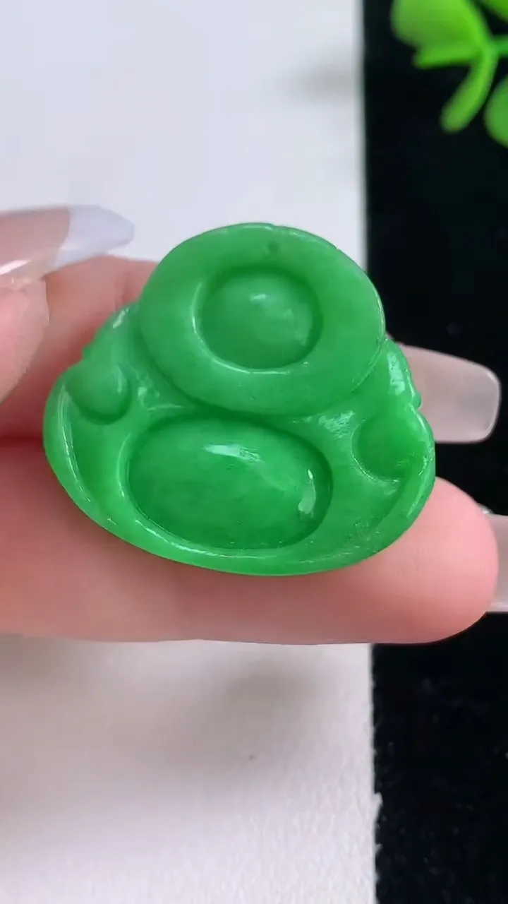 天然A货翡翠佛公吊坠，尺寸26-29-5.1，重量:6.14g
12月30日