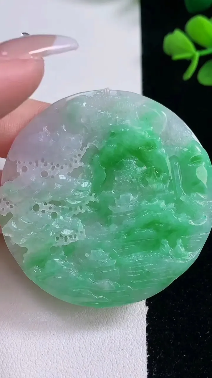 天然A货翡翠山水牌吊坠，尺寸52-5，重量:24.32g
12月30日