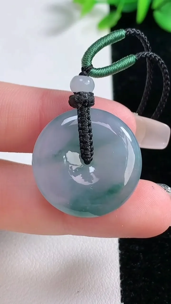 天然A货翡翠冰种紫罗兰 飘花平安扣吊坠，尺寸24-5.1，重量:7.56g
12月30日