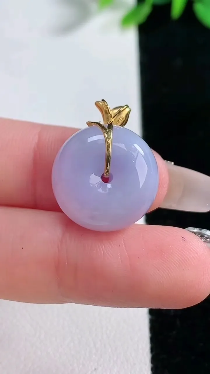 天然A货翡翠18K金紫罗兰路路通吊坠，尺寸17-9.3，重量:6.33g
12月30日