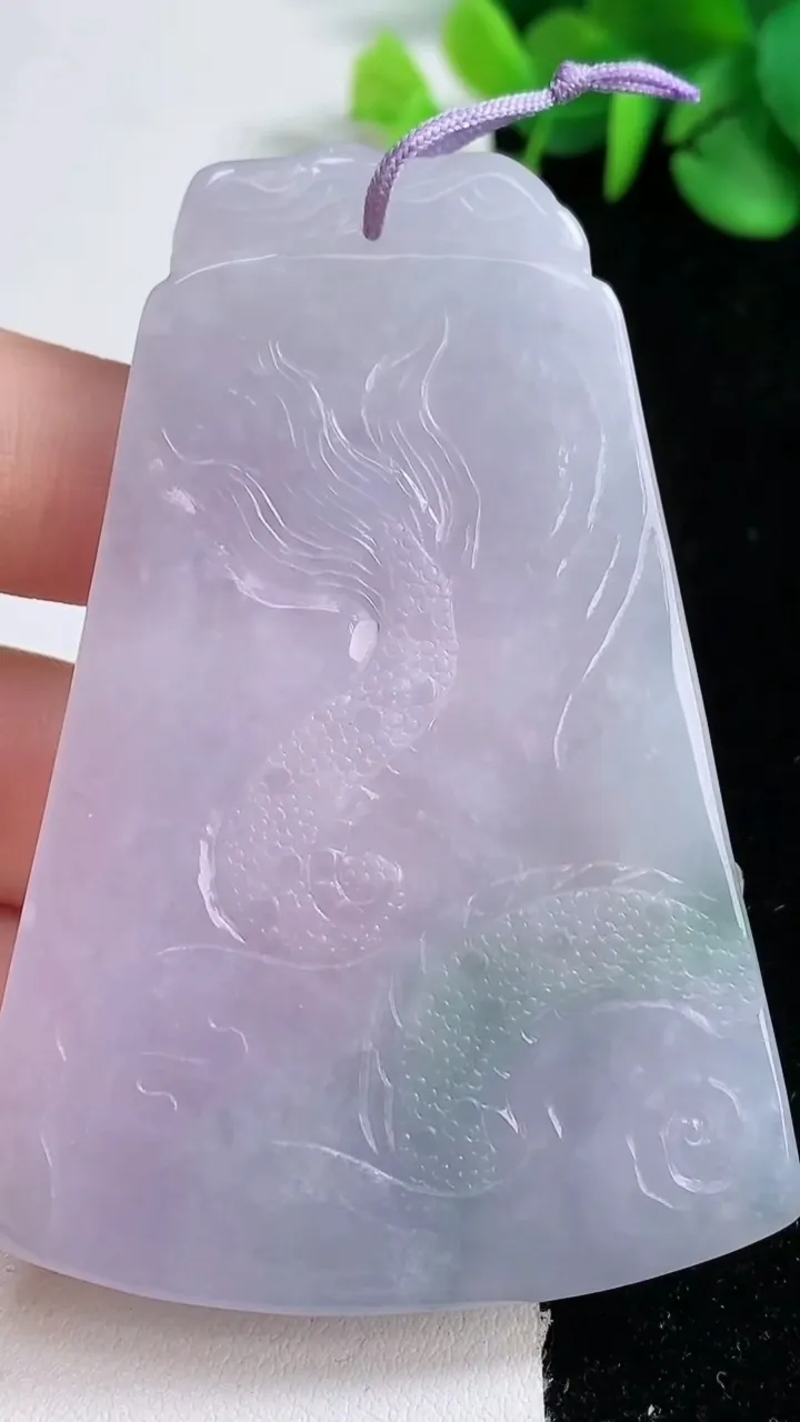 天然A货翡翠祥龙大势至菩萨吊坠，尺寸71.5-50-5.6，重量37.16g
12月30日