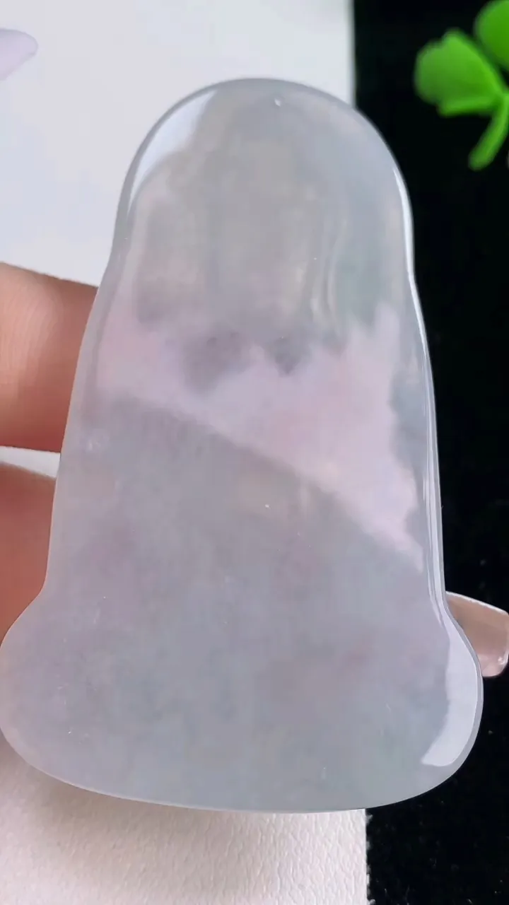 天然A货翡翠观音菩萨吊坠，尺寸63-39.8-6.5，重量:30.83g
12月30日