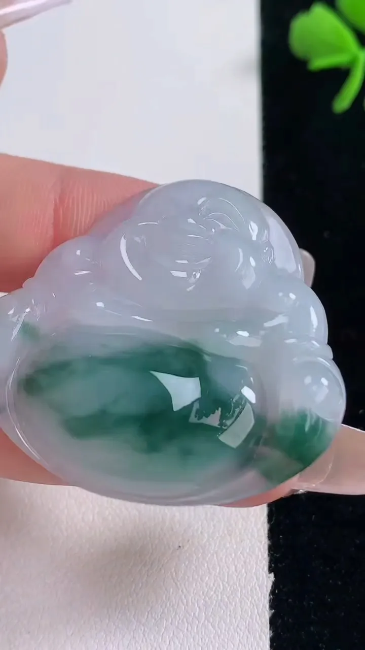 天然A货翡翠飘花佛公吊坠，尺寸36.5-39.7-6，重量:12.62g
12月30日