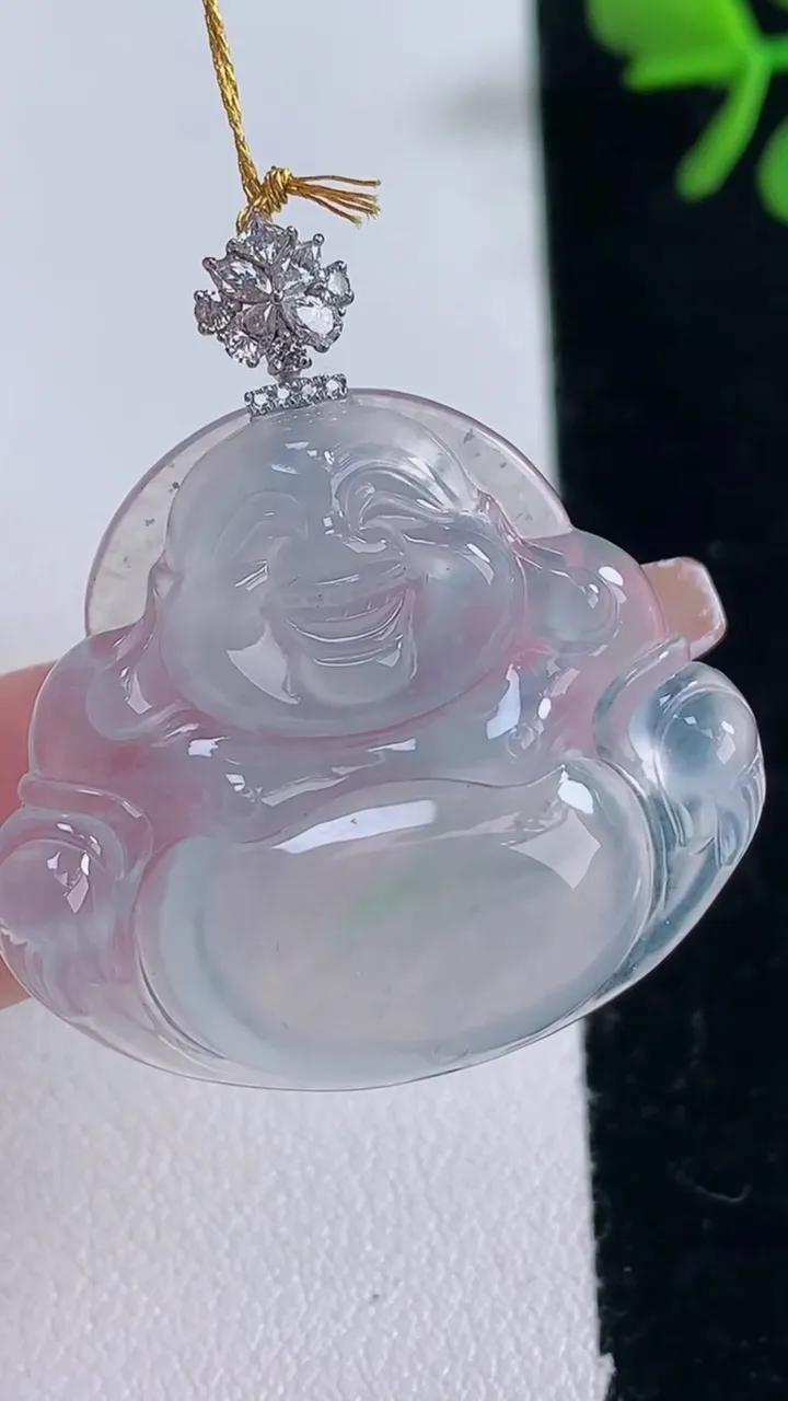 天然A货翡翠佛公吊坠，尺寸29.2-32.6-5.7，重量:8.48g
12月30日